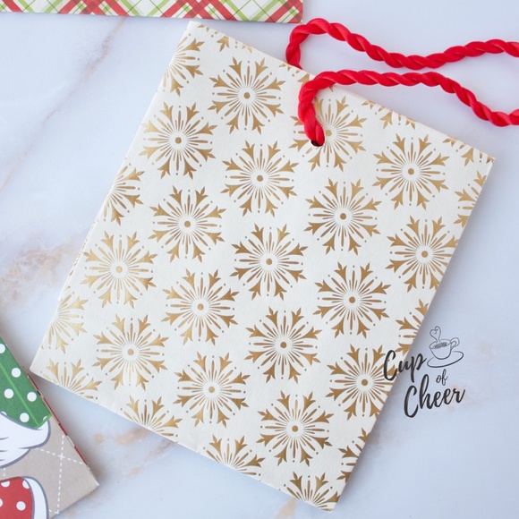 ✨2/$10 🎁Set of 4 Hallmark Mini Gift Bags - Picture 3 of 5